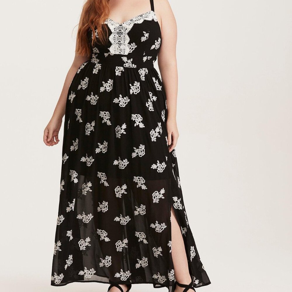 Torrid Black and White Chiffon Embroidered Maxi Dress Size 2X EUC